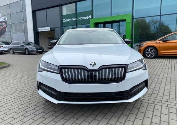 Skoda Superb cena 218700 przebieg: 10, rok produkcji 2024 z Strzelin małe 211